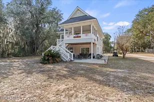 1118 Lands End Rd, Saint Helena Island, SC 29920 - Photo 2