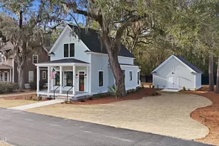 213 Sturdevant Dr, Beaufort, SC 29902 - Photo 2