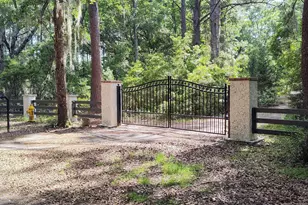 1 Bennett Point Dr, Beaufort, SC 29907 - Photo 2