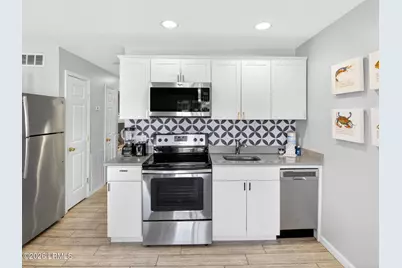 40 Folly Field Road #215b, Hilton Head, SC 29928 - Photo 2