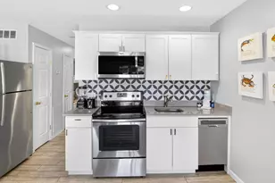 40 Folly Field Rd, Hilton Head, SC 29928 - Photo 2