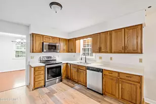 8 Redwood Ln, Beaufort, SC 29907 - Photo 16