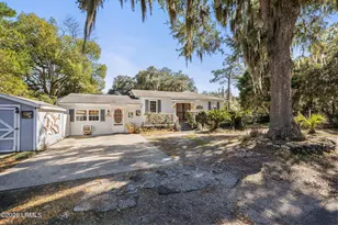 923 La Chere St, Beaufort, SC 29902 - Photo 2