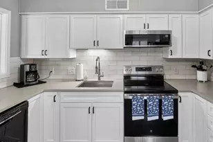 40 Folly Field Rd, Hilton Head, SC 29928 - Photo 4