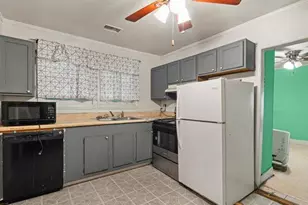 1919 Duke St, Beaufort, SC 29902 - Photo 12