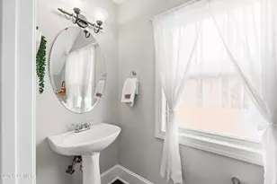 909 12th St, Port Royal, SC 29935 - Photo 12