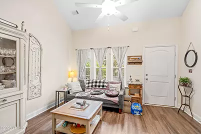 202 Admiration Avenue, Beaufort, SC 29906 - Photo 4