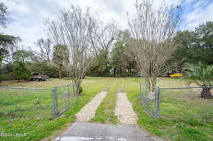 13 Sassafras Ln, Hilton Head Island, SC 29926 - Photo 2