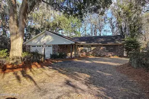 2001 Ashwood Cir, Beaufort, SC 29906 - Photo 1