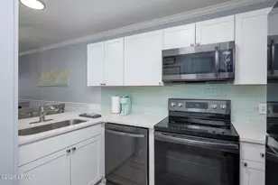 663 William Hilton Pkwy, Hilton Head Island, SC 29928 - Photo 14