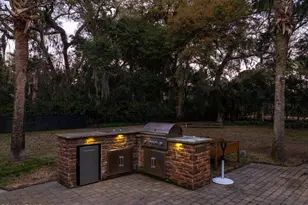 81 Dolphin Point Dr, Beaufort, SC 29907 - Photo 12