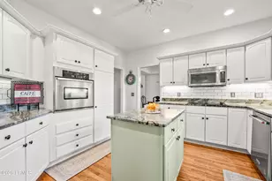 81 Dolphin Point Dr, Beaufort, SC 29907 - Photo 38