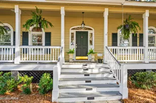 81 Dolphin Point Dr, Beaufort, SC 29907 - Photo 18