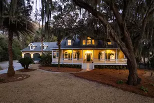 81 Dolphin Point Dr, Beaufort, SC 29907 - Photo 4