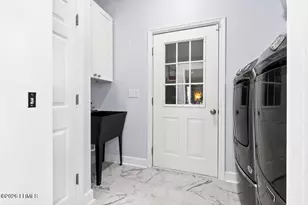 277 Pleasant Point Dr, Beaufort, SC 29907 - Photo 16