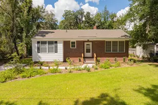 2002 Roper St, Beaufort, SC 29902 - Photo 2