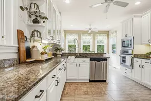 25 Petigru Dr, Beaufort, SC 29902 - Photo 16