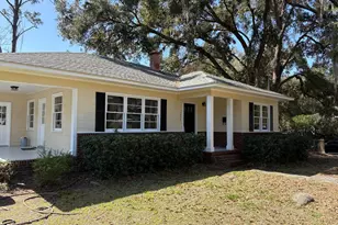 1404 Laudonniere St, Beaufort, SC 29902 - Photo 1