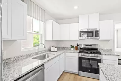 121 Castle Street, Hardeeville, SC 29927 - Photo 6