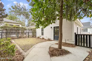 611 Huguenin Dr, Beaufort, SC 29902 - Photo 36