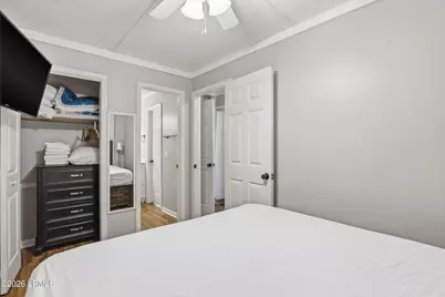 40 Folly Field Road #B114, Hilton Head, SC 29928 - Photo 6