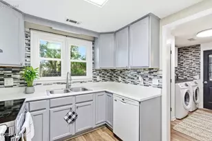 54 Brickyard Point Rd S, Beaufort, SC 29907 - Photo 16