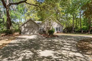 9 Chesterfield Lake Dr, Beaufort, SC 29906 - Photo 2