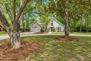 9 Chesterfield Lake Dr, Beaufort, SC 29906 - Photo 2