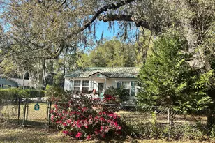 1113 Lafayette St, Beaufort, SC 29902 - Photo 2