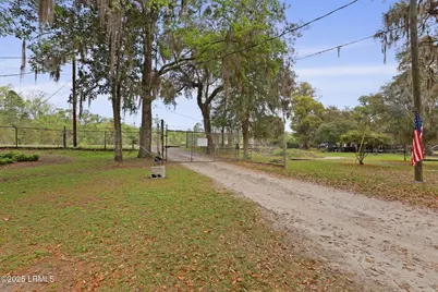 16703 Hendersonville Highway, Yemassee, SC 29945 - Photo 38