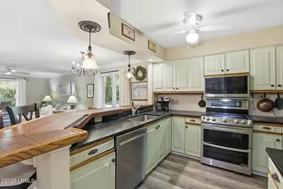 100 Colonnade Club #137, Hilton Head, SC 29928 - Photo 8
