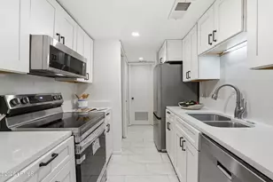 19 Stoney Creek Rd, Hilton Head Island, SC 29928 - Photo 12