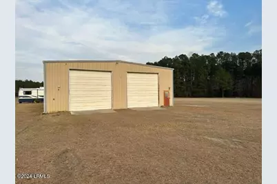 835 E Palmetto Avenue, Varnville, SC 29944 - Photo 1