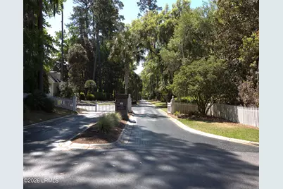 107 Palmetto Place, Beaufort, SC 29902 - Photo 2