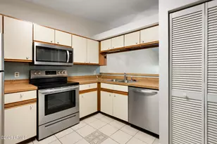 96 Mathews Dr, Hilton Head Island, SC 29926 - Photo 12