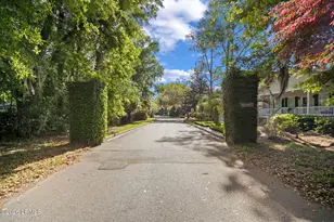 2688 Broad St, Beaufort, SC 29902 - Photo 2