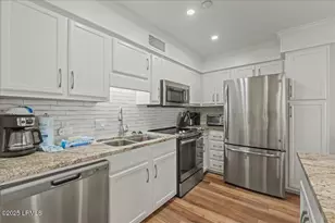 40 Folly Field Rd, Hilton Head, SC 29928 - Photo 16
