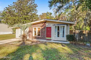 137 Bonaire Cir N, Beaufort, SC 29906 - Photo 2