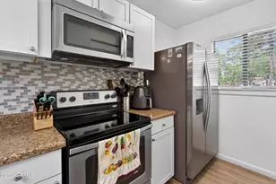 96 Mathews Dr, Hilton Head Island, SC 29926 - Photo 4