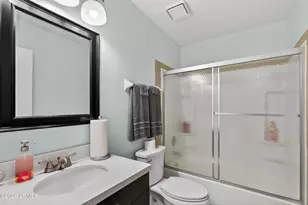 96 Mathews Dr, Hilton Head Island, SC 29926 - Photo 10