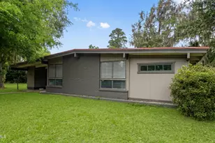 1003 Broad River Dr, Beaufort, SC 29906 - Photo 1