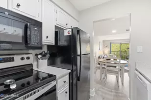 34 S Forest Beach Dr, Hilton Head Island, SC 29928 - Photo 10
