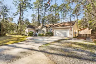 561 Sams Point Rd, Beaufort, SC 29907 - Photo 4