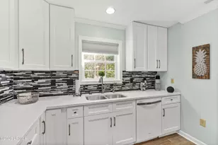 561 Sams Point Rd, Beaufort, SC 29907 - Photo 18