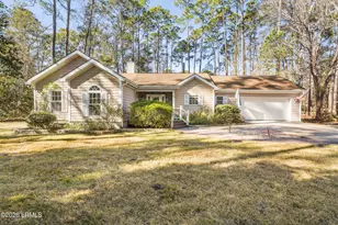 561 Sams Point Rd, Beaufort, SC 29907 - Photo 2