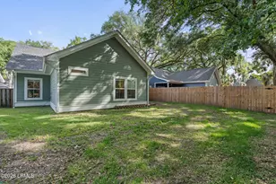 14 Carolina Village Cir, Beaufort, SC 29906 - Photo 4