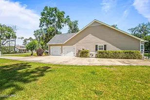 1084 Otter Cir, Beaufort, SC 29902 - Photo 4