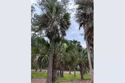 305 De La Gaye Point, Beaufort, SC 29902 - Photo 6