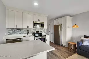 40 Folly Field Rd, Hilton Head Island, SC 29928 - Photo 10