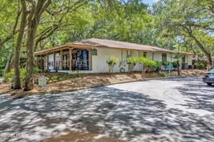 40 Folly Field Rd, Hilton Head, SC 29928 - Photo 28